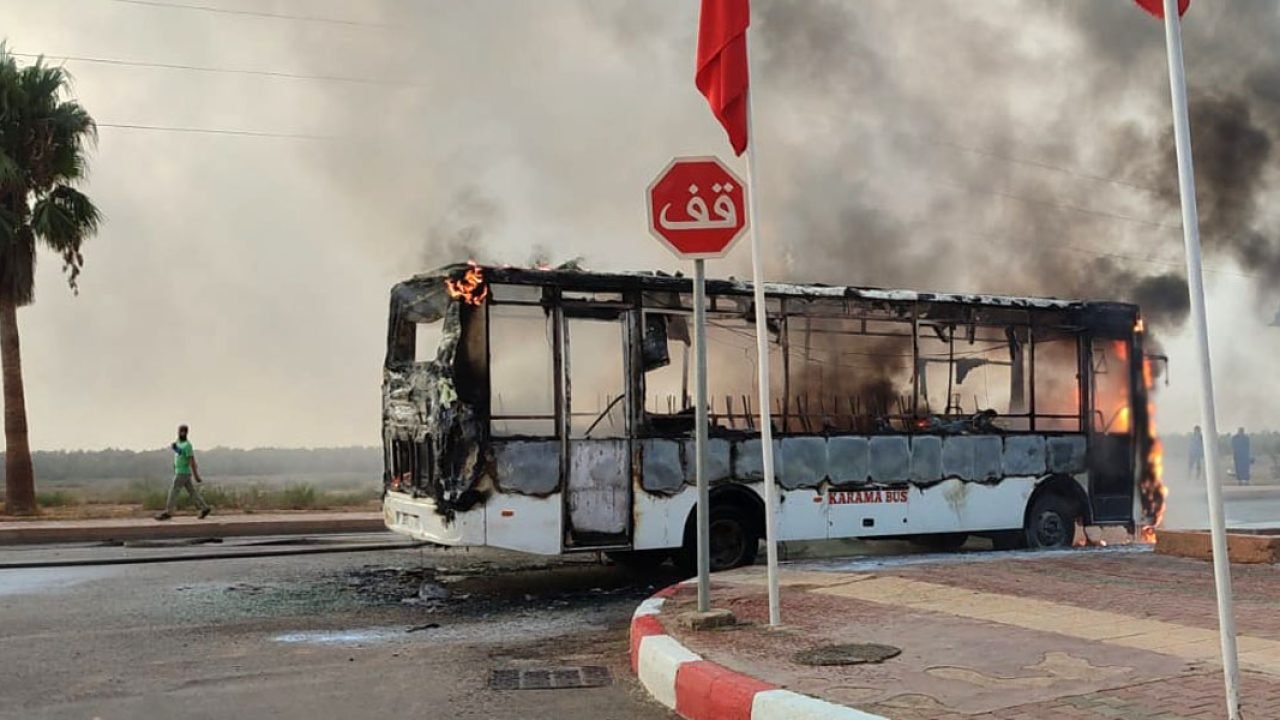 حافلة النقل الحضري ببني ملال تحترق